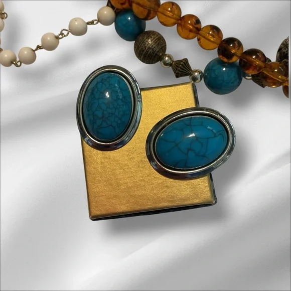 Vintage Avon Jewelry Bundle - Picture 15 of 16